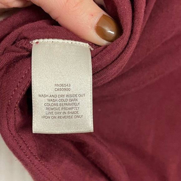 Van Heusen Top | Size Medium - Picture 3 of 4